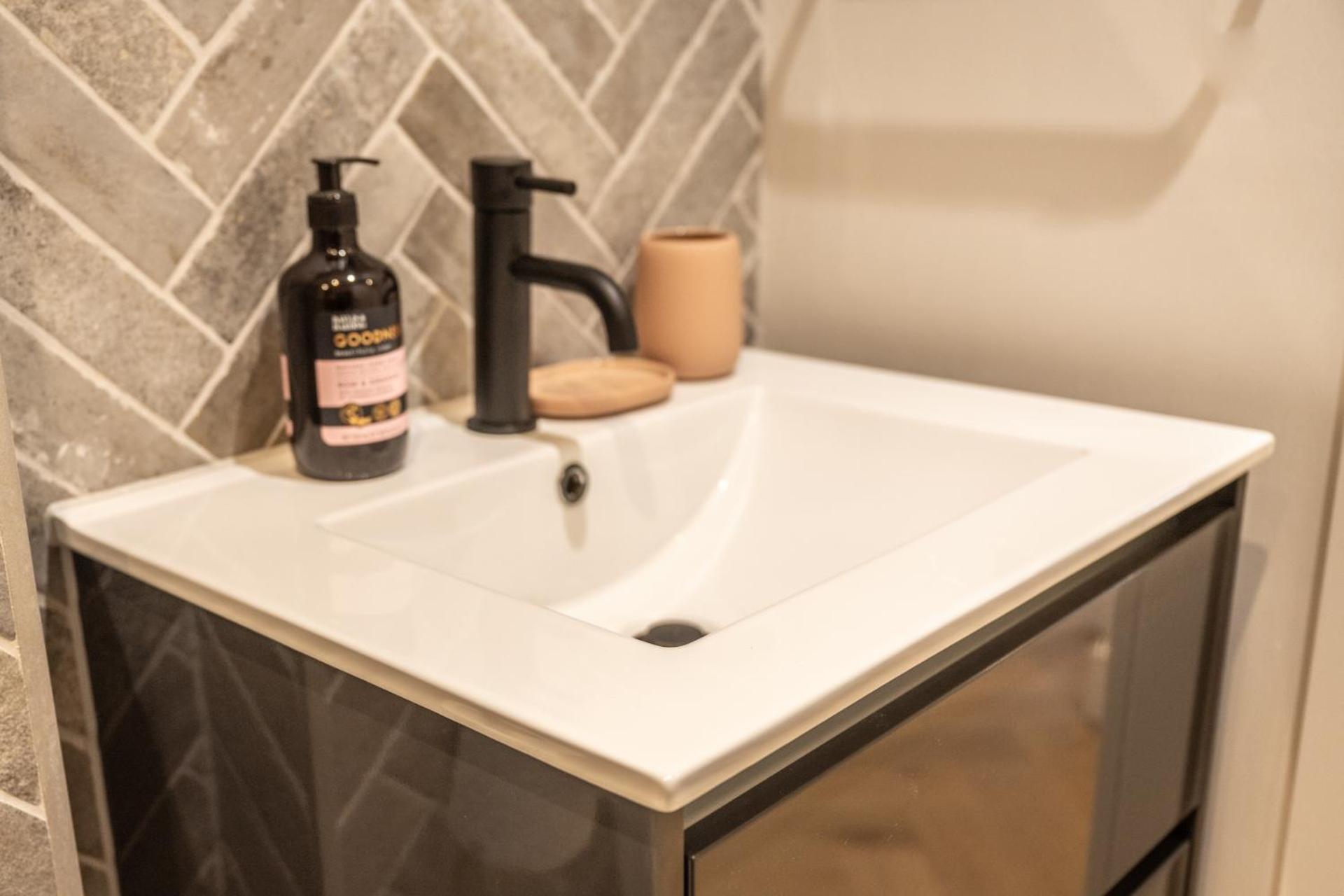 Modern, Stylish Newly Refurbished 2Nd Floor Apartment In Fitzrovia London Exterior foto